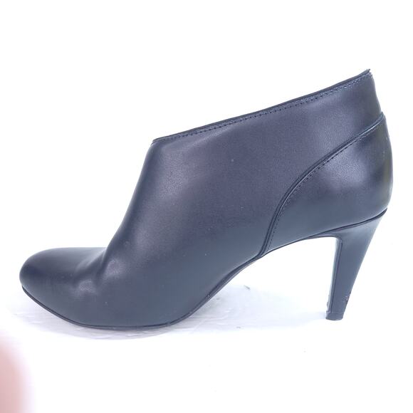 Adrienne Vittadini Black Leather Tikki Ankle Booties Heels Size 7 - Picture 3 of 11